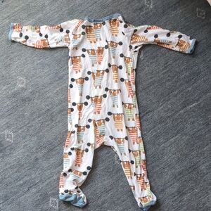 Kids One-Piece Sleepsuit with Bear Weightlifting Print - White/Multi